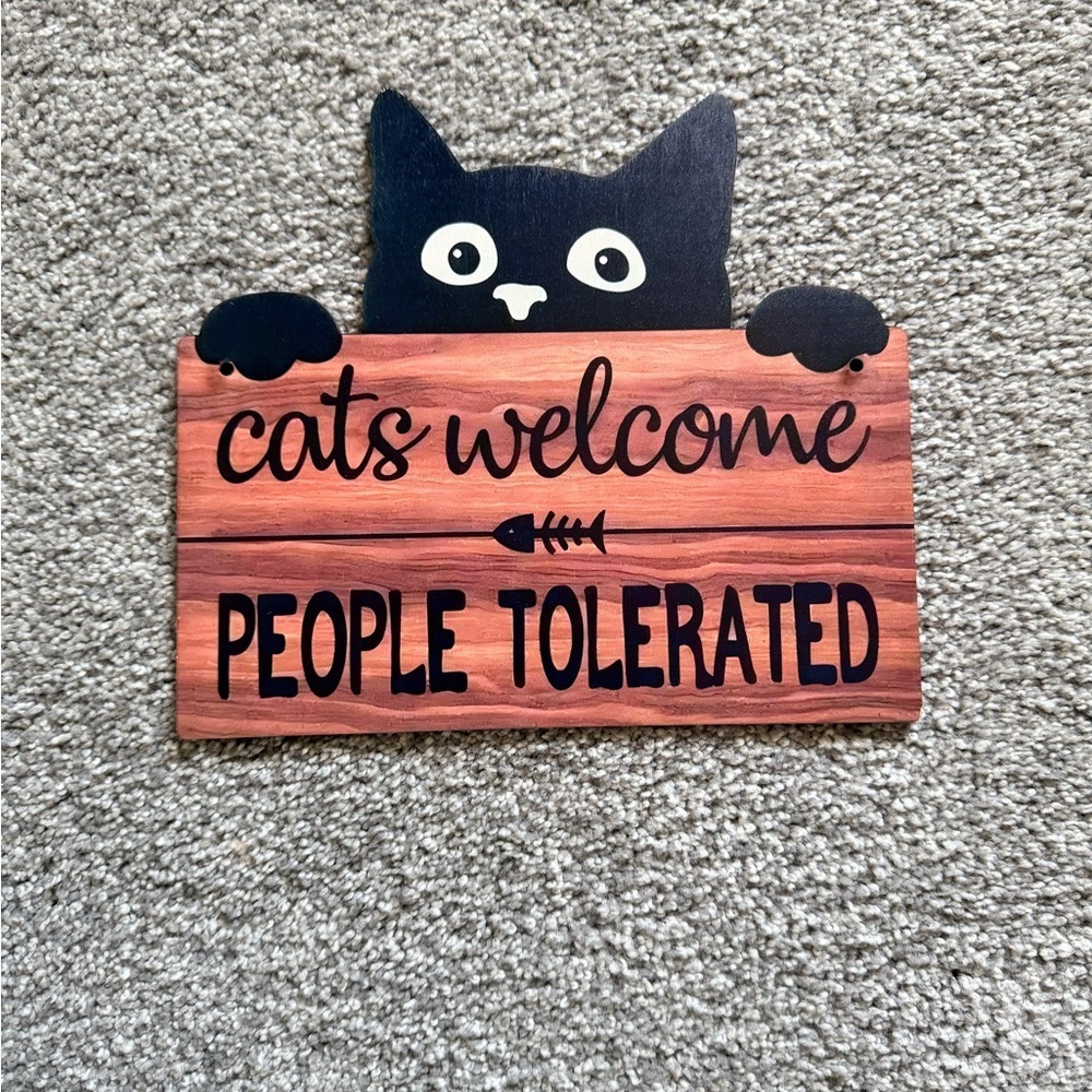 SHEIN Black Cat 'Cats Welcome' Rustic Wood-Tone Sign